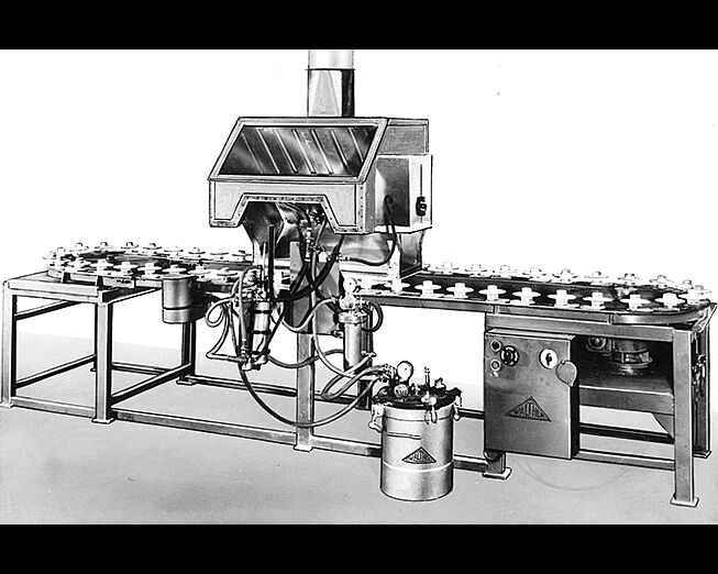 1950er Fliessband Beschichtungsanlage Massenproduktion